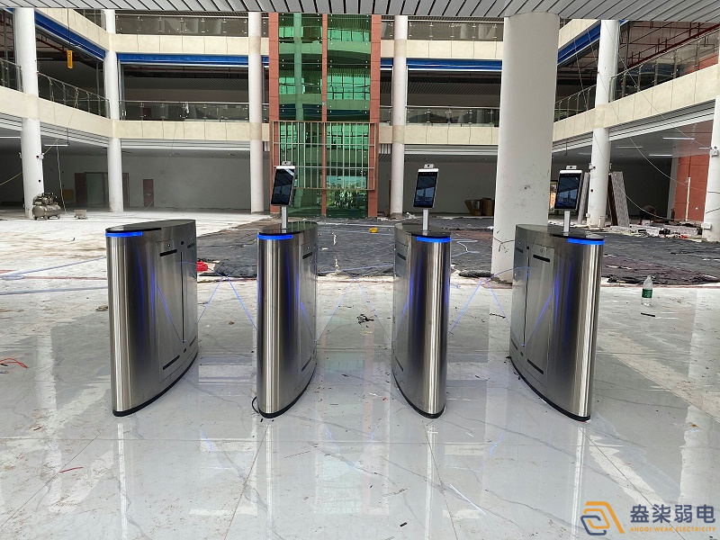 工厂考勤通道闸机选什么合适？